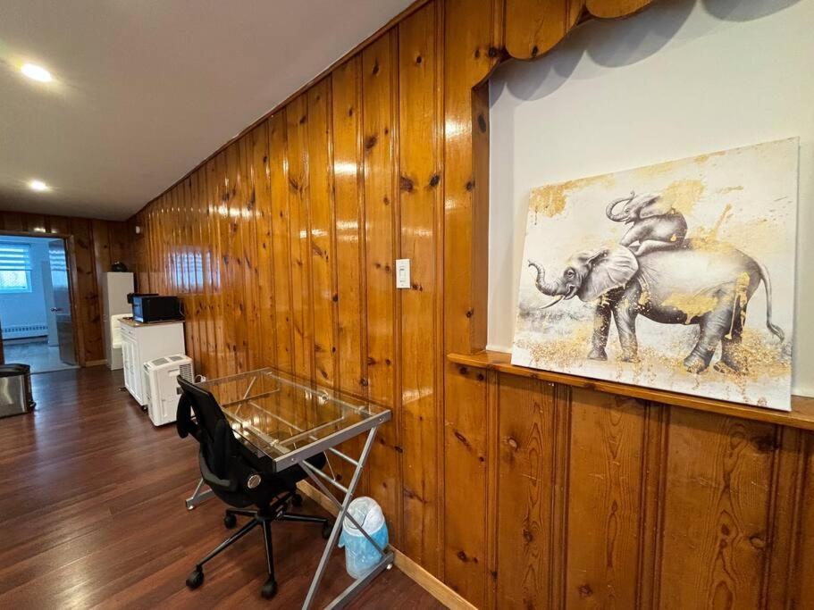 Cozy Spacious Work Friendly Lotus With Garden View High Speed Free Wi Fi And Parking Adjacent To Downtown Montreal Exterior photo